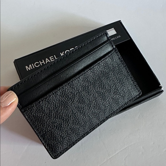 Michael Kors Signature Black Card Holder - Picture 4 of 5